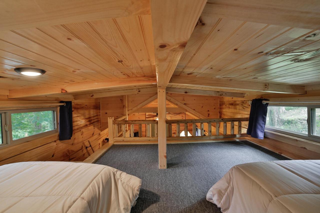 Thomas Cabin Forest Tiny Cabin With Hot Tub Τσαττανούγκα Εξωτερικό φωτογραφία