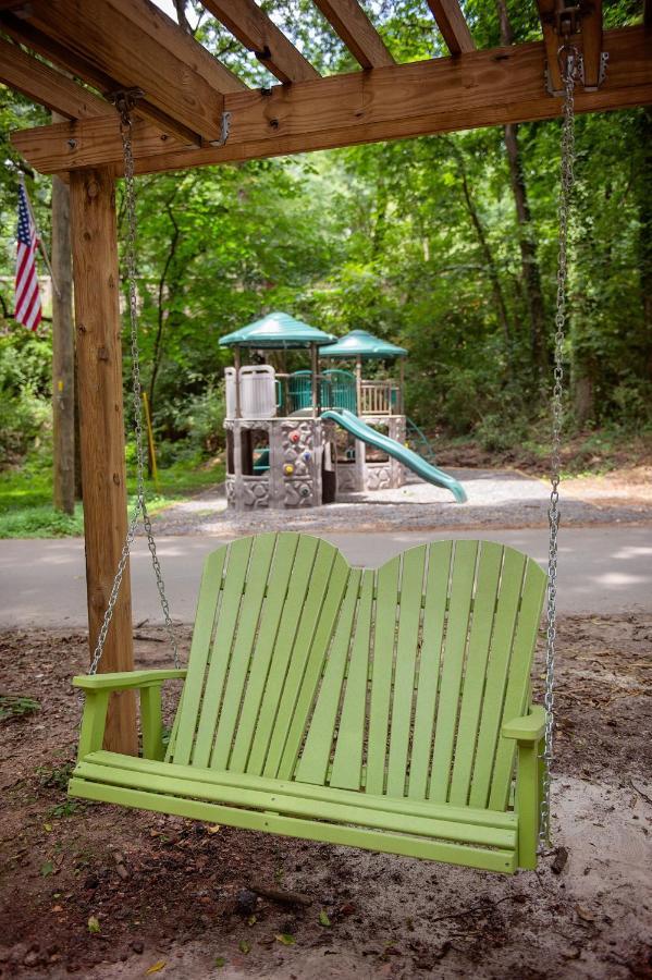 Thomas Cabin Forest Tiny Cabin With Hot Tub Τσαττανούγκα Εξωτερικό φωτογραφία